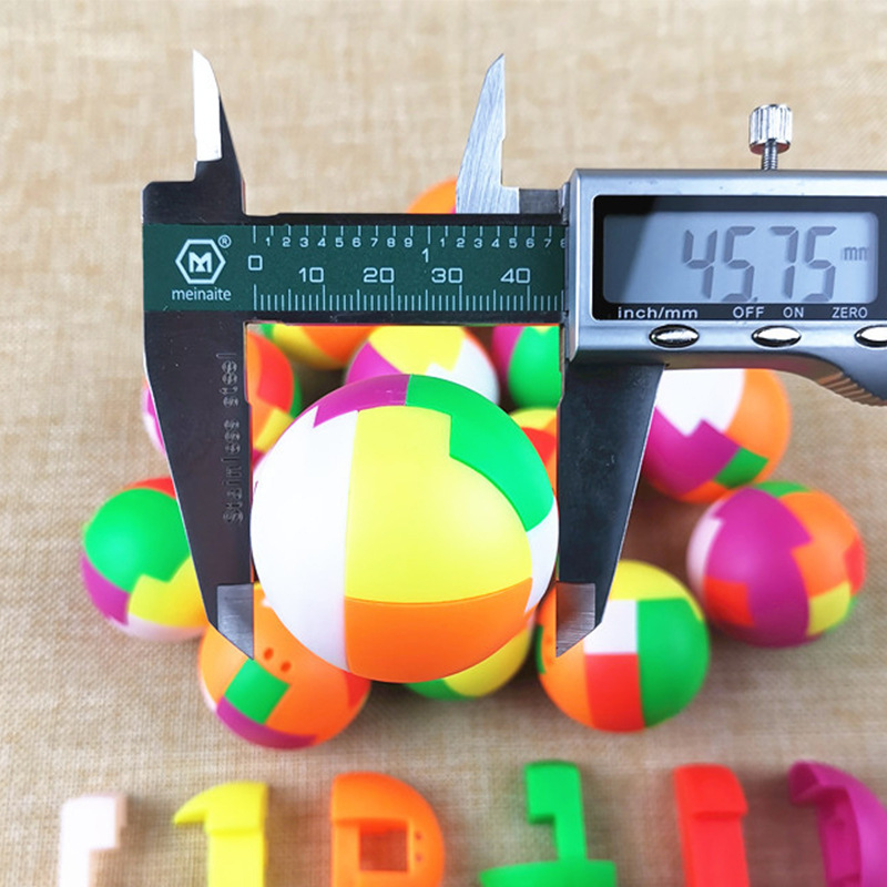 Automat z kulkami logicznymi 4 – Party Games Egg recenzja i cena
