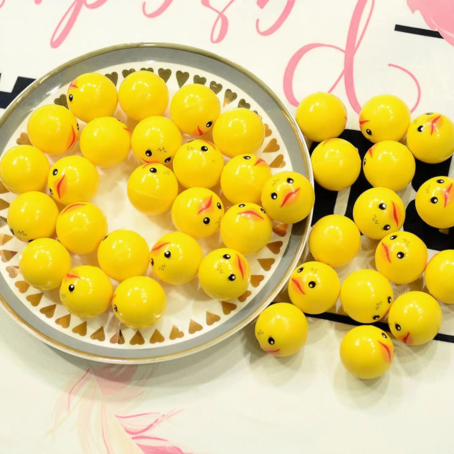 Piłeczki skaczące 32 mm, plast – Party Games Egg recenzja i cena